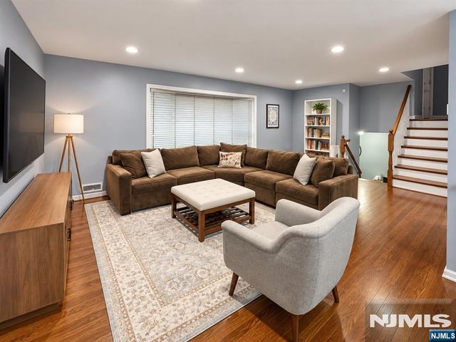 511 Gallows Hill Road, Cranford, NJ 07016