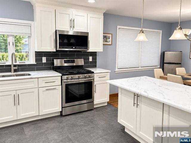 511 Gallows Hill Road, Cranford, NJ 07016