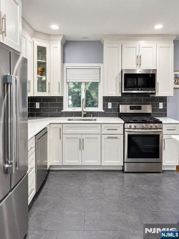 511 Gallows Hill Road, Cranford, NJ 07016