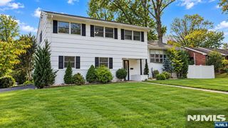 511 Gallows Hill Road, Cranford, NJ 07016