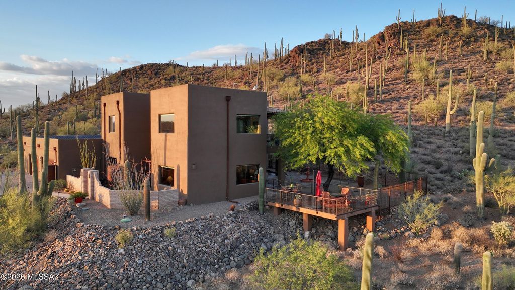 3700 N Avenida Dos Vistas, Tucson, AZ 85745