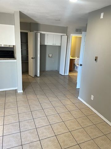 9520 Royal Lane, Dallas, TX 75243