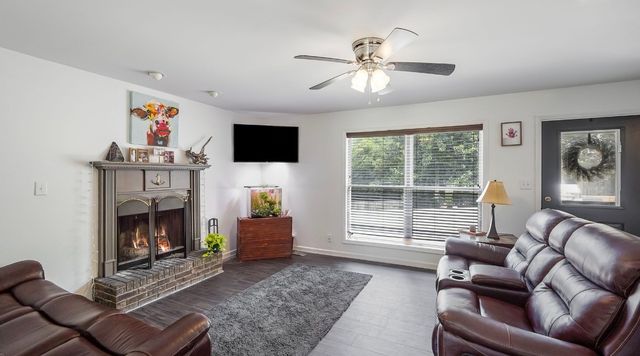 3423 E Henderson Way, Clarksville, TN 37042