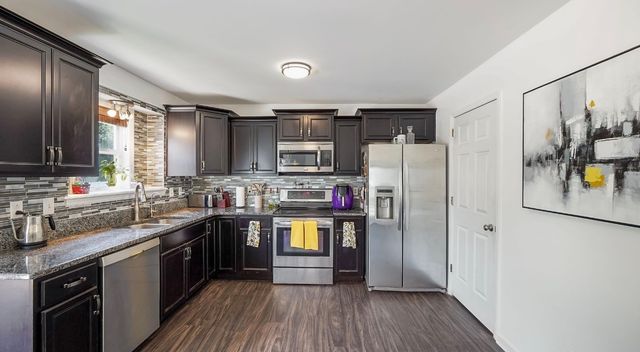 3423 E Henderson Way, Clarksville, TN 37042