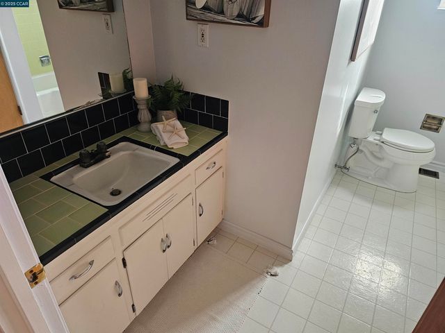 6107 Ralston Ave, Richmond, CA 94805