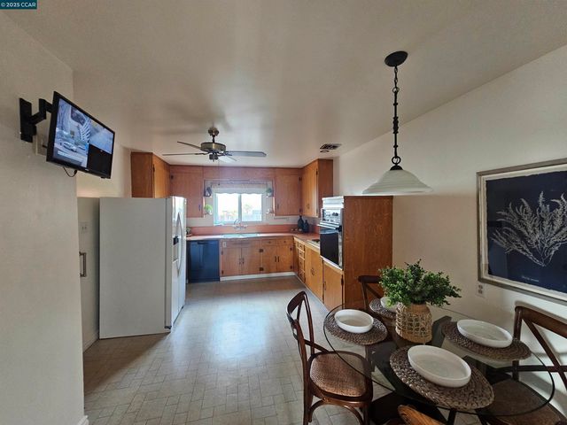 6107 Ralston Ave, Richmond, CA 94805