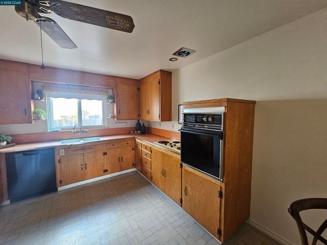 6107 Ralston Ave, Richmond, CA 94805