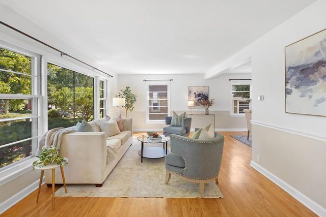 6165 N Santa Monica BOULEVARD, Whitefish Bay, WI 53217