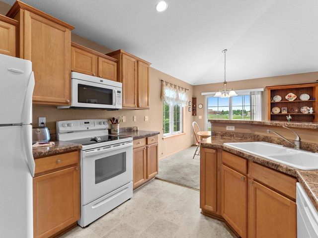108 Sarahs Way, Sheboygan Falls, WI 53085