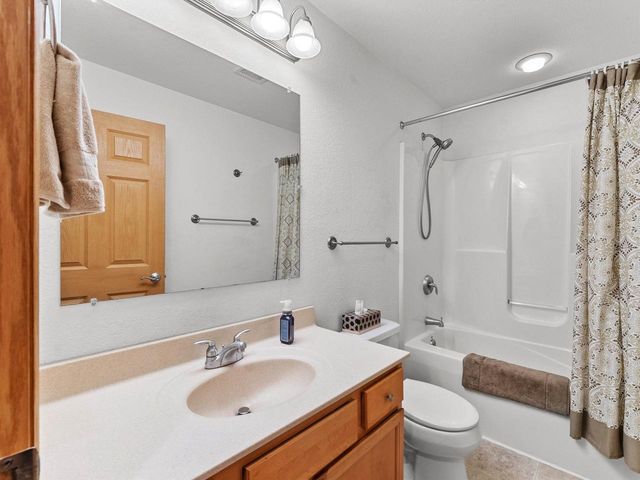 108 Sarahs Way, Sheboygan Falls, WI 53085