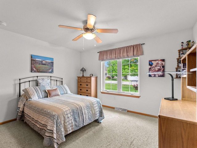 108 Sarahs Way, Sheboygan Falls, WI 53085