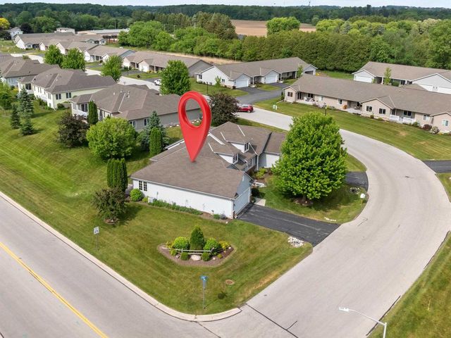 108 Sarahs Way, Sheboygan Falls, WI 53085