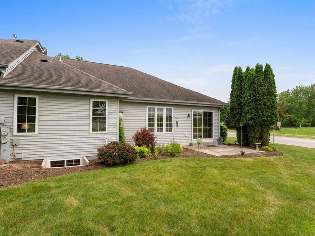 108 Sarahs Way, Sheboygan Falls, WI 53085
