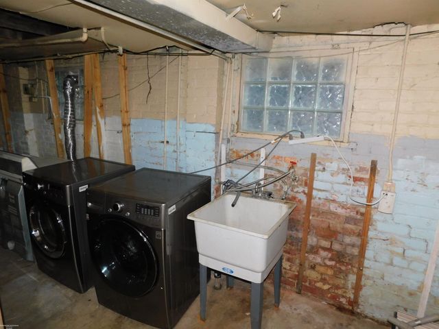 1456 Wayburn Street, Grosse Pointe Park, MI 48230