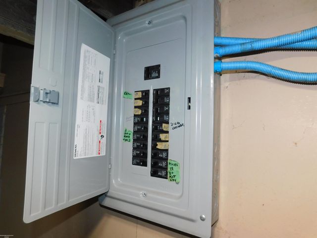 1456 Wayburn Street, Grosse Pointe Park, MI 48230