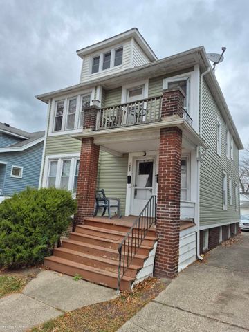 1456 Wayburn Street, Grosse Pointe Park, MI 48230