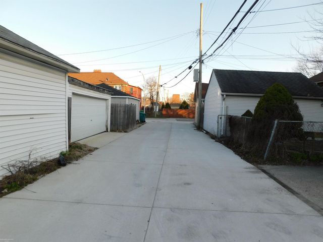 1456 Wayburn Street, Grosse Pointe Park, MI 48230