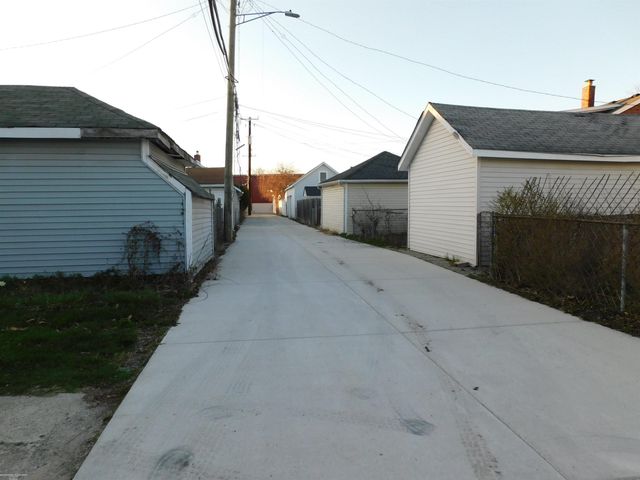 1456 Wayburn Street, Grosse Pointe Park, MI 48230