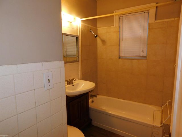 1456 Wayburn Street, Grosse Pointe Park, MI 48230