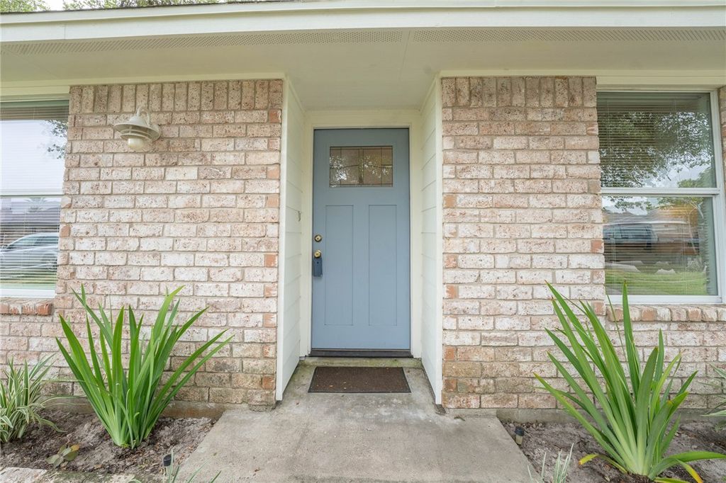 109 Saunders Lane, Aransas Pass, TX 78336 — photo 2