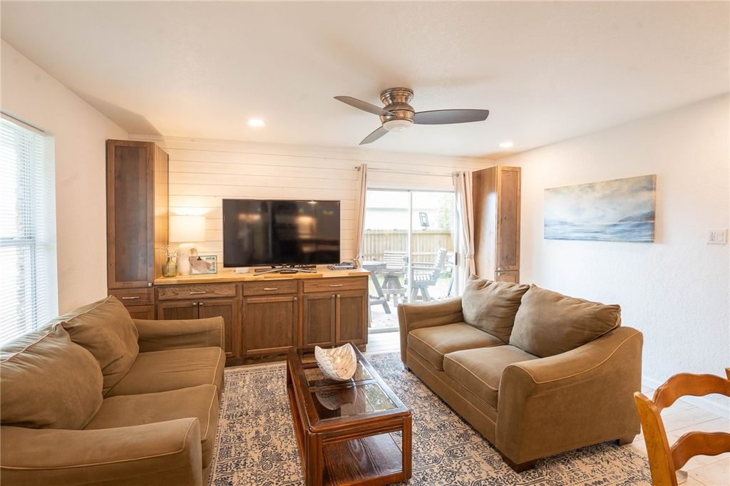 109 Saunders Lane, Aransas Pass, TX 78336 — photo 4