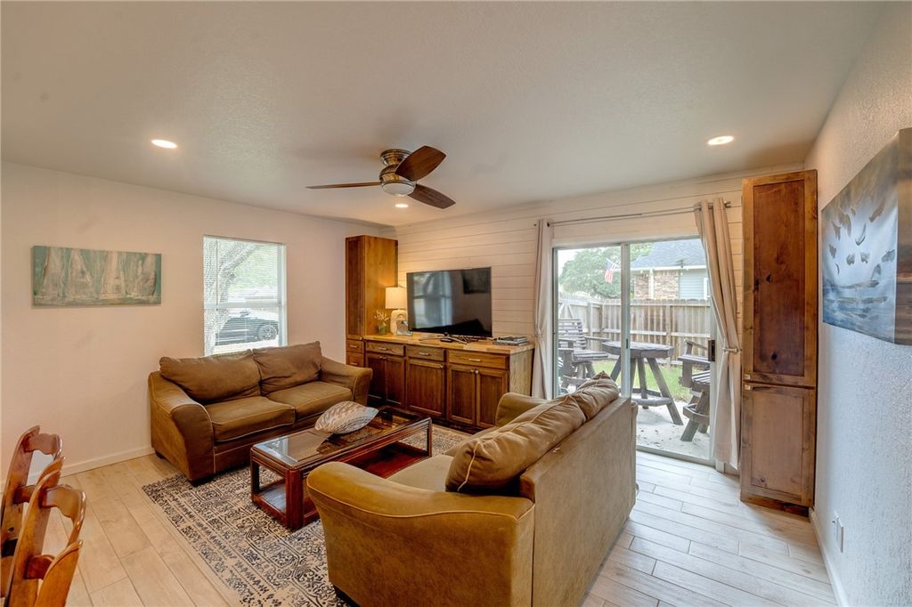 109 Saunders Lane, Aransas Pass, TX 78336 — photo 5