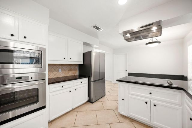 6203 Rutherglenn Drive, Houston, TX 77096