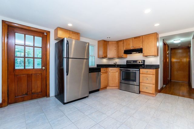 92 Elsie St, Everett, MA 02149
