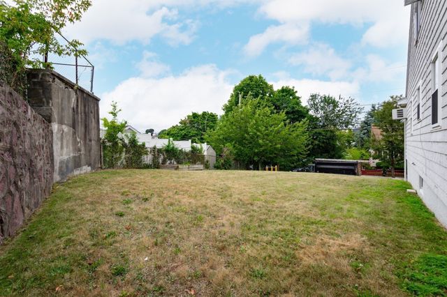 92 Elsie St, Everett, MA 02149