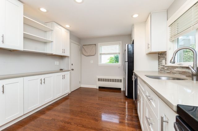 92 Elsie St, Everett, MA 02149