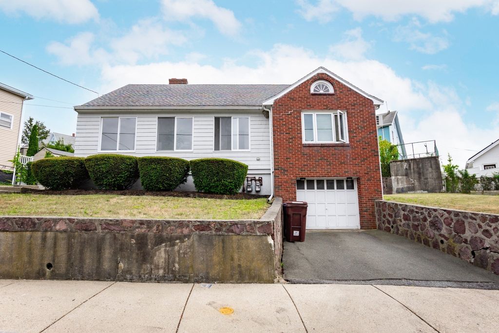 92 Elsie St, Everett, MA 02149