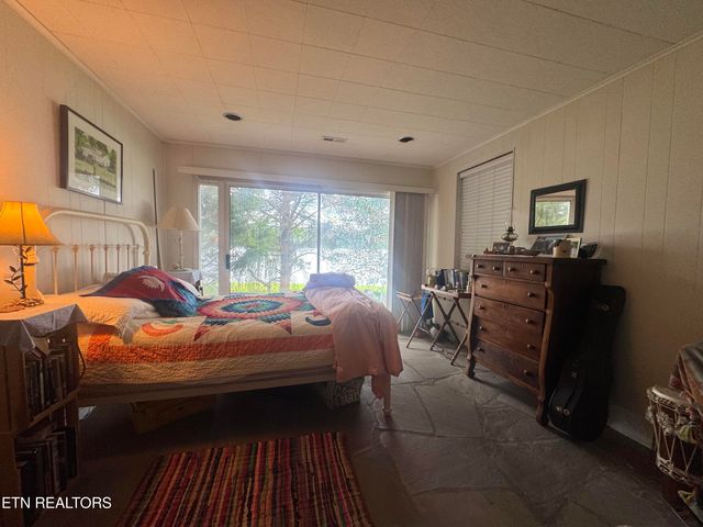 592 Eagle Point Drive, Rockwood, TN 37854