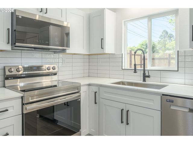1860 W 12TH Ave, Eugene, OR 97402
