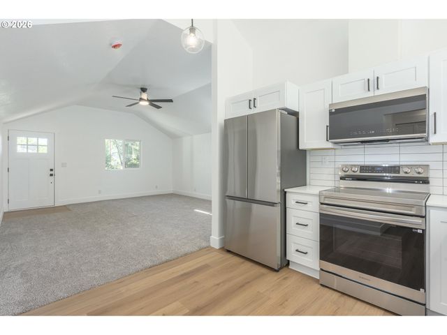 1860 W 12TH Ave, Eugene, OR 97402