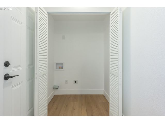 1860 W 12TH Ave, Eugene, OR 97402