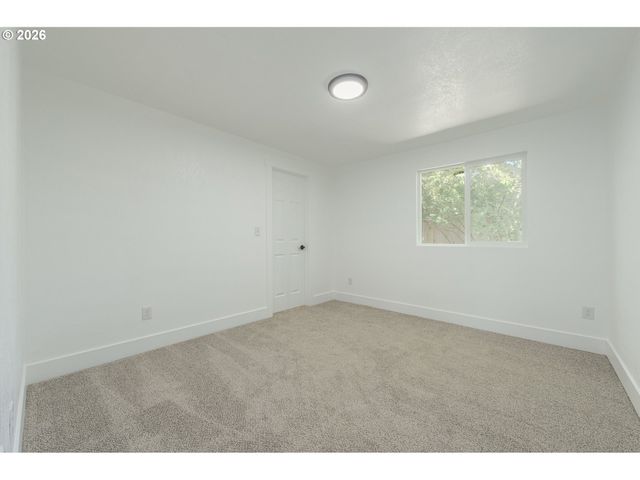 1860 W 12TH Ave, Eugene, OR 97402