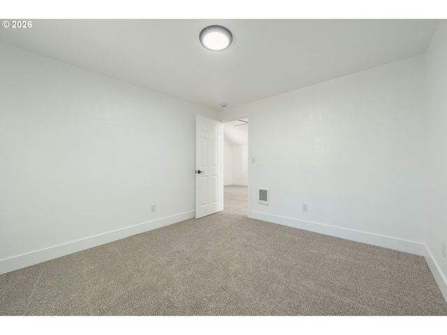 1860 W 12TH Ave, Eugene, OR 97402