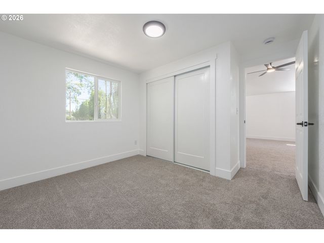 1860 W 12TH Ave, Eugene, OR 97402