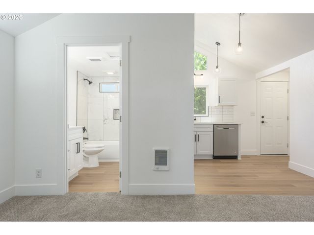 1860 W 12TH Ave, Eugene, OR 97402