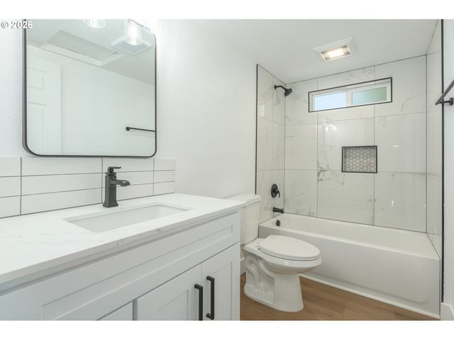 1860 W 12TH Ave, Eugene, OR 97402