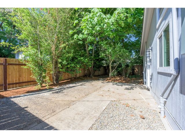 1860 W 12TH Ave, Eugene, OR 97402