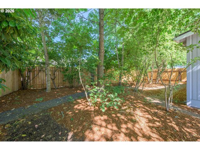 1860 W 12TH Ave, Eugene, OR 97402