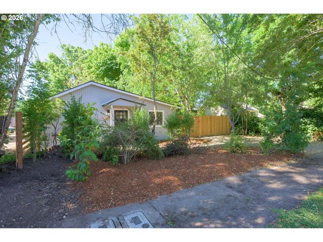 1860 W 12TH Ave, Eugene, OR 97402