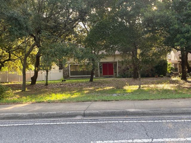 1115 White Point Road, Niceville, FL 32578