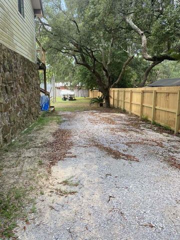 1115 White Point Road, Niceville, FL 32578