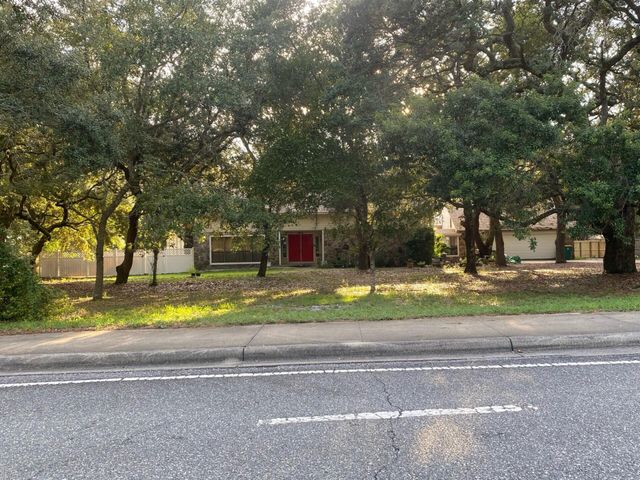 1115 White Point Road, Niceville, FL 32578