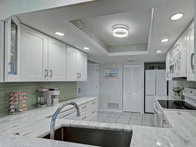 1657 BAL HARBOUR DRIVE 2, Venice, FL 34293