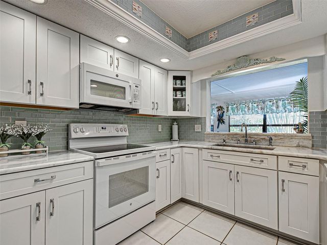 1657 BAL HARBOUR DRIVE 2, Venice, FL 34293