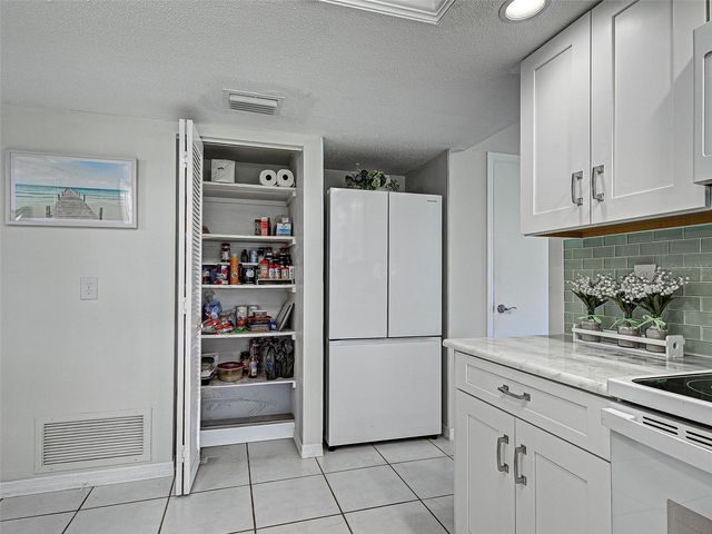 1657 BAL HARBOUR DRIVE 2, Venice, FL 34293