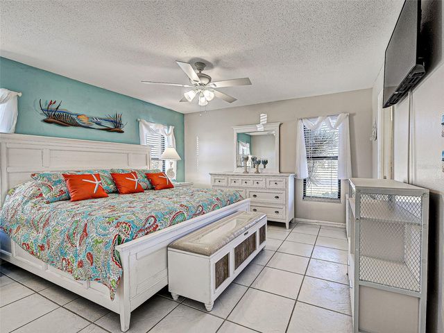 1657 BAL HARBOUR DRIVE 2, Venice, FL 34293